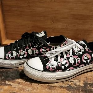 CONVERSE PANDA LOW TOPS WMNS SIZE 7 PRE OWNED